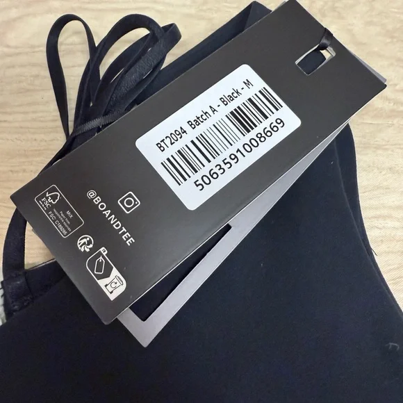 Soft Active V-Neck Sports Bra in Black - M - Picture 3 of 5